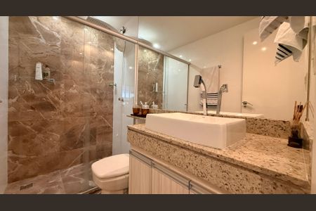 Apartamento para alugar com 183m², 3 quartos e 2 vagas Apartamento para alugar com 183m², 3 quartos e 2 vagasQuarto 02 - Wc Suite