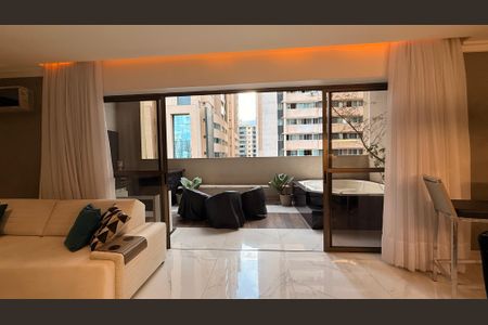 Apartamento para alugar com 183m², 3 quartos e 2 vagas Apartamento para alugar com 183m², 3 quartos e 2 vagasVaranda