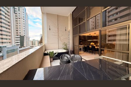 Apartamento para alugar com 183m², 3 quartos e 2 vagas Apartamento para alugar com 183m², 3 quartos e 2 vagasVaranda