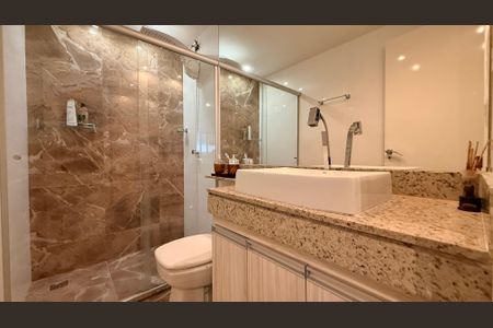 Apartamento para alugar com 183m², 3 quartos e 2 vagas Apartamento para alugar com 183m², 3 quartos e 2 vagasQuarto 02 - Wc Suite