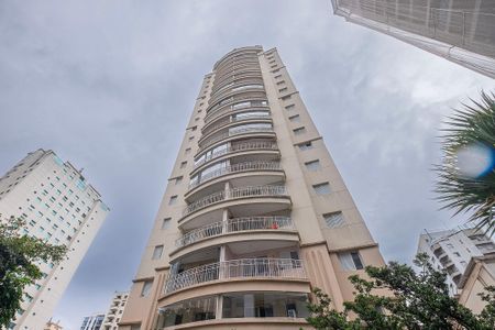 Apartamento à venda com 55m², 2 quartos e 1 vaga Apartamento à venda com 55m², 2 quartos e 1 vagaFachada