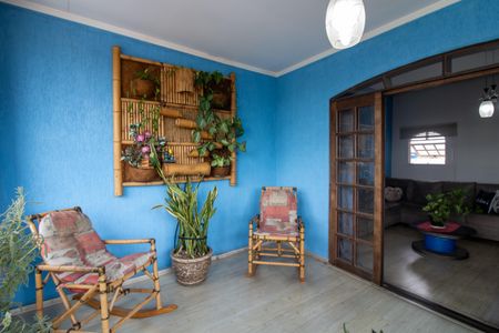 Casa à venda com 100m², 5 quartos e 2 vagas Casa à venda com 100m², 5 quartos e 2 vagasSala de Inverno