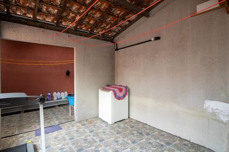 Casa à venda com 100m², 5 quartos e 2 vagas Casa à venda com 100m², 5 quartos e 2 vagasÁrea de Serviço