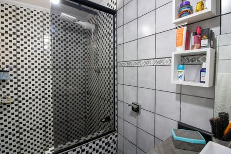 Casa à venda com 100m², 5 quartos e 2 vagas Casa à venda com 100m², 5 quartos e 2 vagasBanheiro Suite