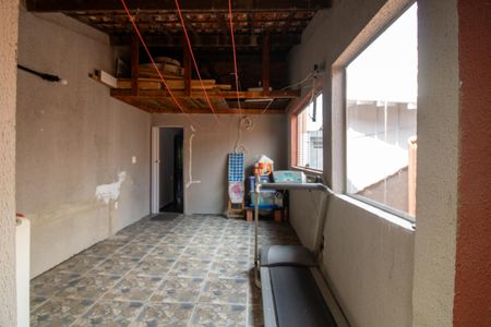 Casa à venda com 100m², 5 quartos e 2 vagas Casa à venda com 100m², 5 quartos e 2 vagasÁrea de Serviço