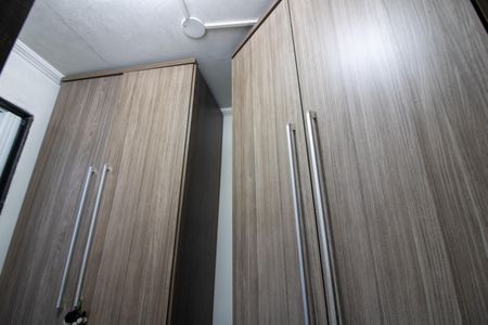 Casa à venda com 100m², 5 quartos e 2 vagas Casa à venda com 100m², 5 quartos e 2 vagasCloset suite