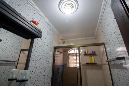 Casa à venda com 100m², 5 quartos e 2 vagas Casa à venda com 100m², 5 quartos e 2 vagasBanheiro 1