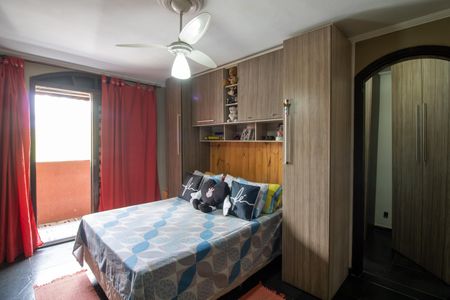 Casa à venda com 100m², 5 quartos e 2 vagas Casa à venda com 100m², 5 quartos e 2 vagasQuarto Suite