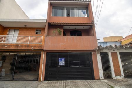 Casa à venda com 100m², 5 quartos e 2 vagas Casa à venda com 100m², 5 quartos e 2 vagasFachada