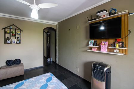 Casa à venda com 100m², 5 quartos e 2 vagas Casa à venda com 100m², 5 quartos e 2 vagasQuarto Suite