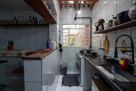 Casa à venda com 100m², 5 quartos e 2 vagas Casa à venda com 100m², 5 quartos e 2 vagasCozinha