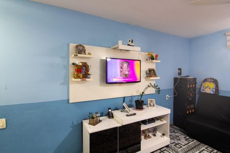 Casa à venda com 100m², 5 quartos e 2 vagas Casa à venda com 100m², 5 quartos e 2 vagasSala