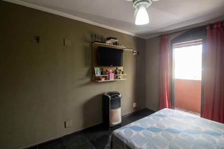 Casa à venda com 100m², 5 quartos e 2 vagas Casa à venda com 100m², 5 quartos e 2 vagasQuarto Suite