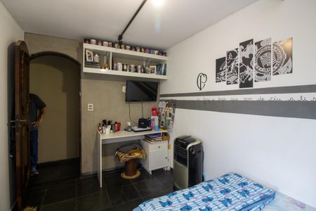 Casa à venda com 100m², 5 quartos e 2 vagas Casa à venda com 100m², 5 quartos e 2 vagasQuarto 2