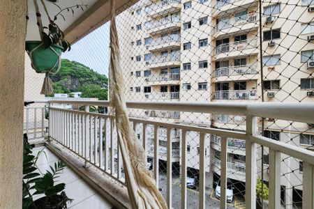 Apartamento à venda com 64m², 2 quartos e 1 vagaVaranda 