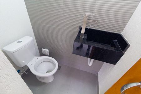 Casa à venda com 67m², 2 quartos e 2 vagas
