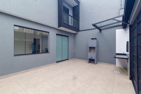 Casa à venda com 67m², 2 quartos e 2 vagas