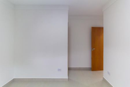 Casa à venda com 67m², 2 quartos e 2 vagas