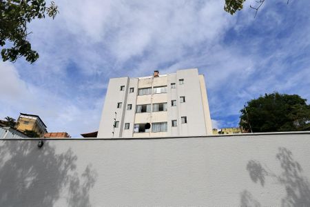 Apartamento à venda com 60m², 2 quartos e 1 vagaFachada