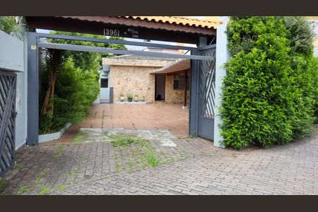 Casa para alugar com 278m², 3 quartos e 6 vagasFachada