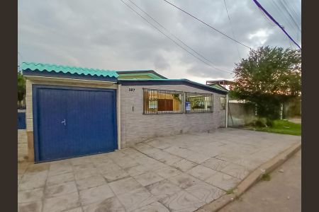 Casa à venda com 175m², 3 quartos e 3 vagasFachada