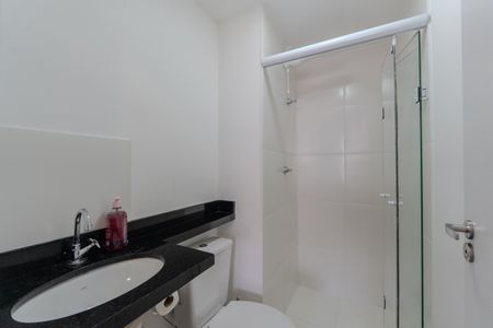 Banheiro de kitnet/studio para alugar com 1 quarto, 25m² em Bela Vista, São Paulo