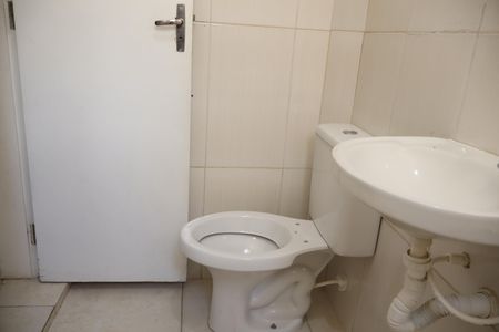 Banheiro de casa para alugar com 1 quarto, 42m² em Chácara Belenzinho, São Paulo