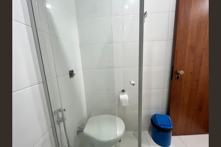Apartamento à venda com 83m², 3 quartos e 2 vagasBanheiro social 