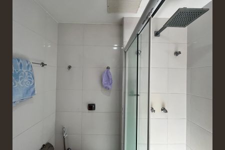 Apartamento à venda com 83m², 3 quartos e 2 vagasBanheiro suíte 