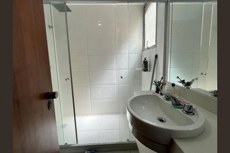 Apartamento à venda com 83m², 3 quartos e 2 vagasBanheiro social 