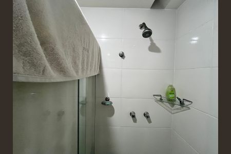 Apartamento à venda com 83m², 3 quartos e 2 vagasBanheiro social  