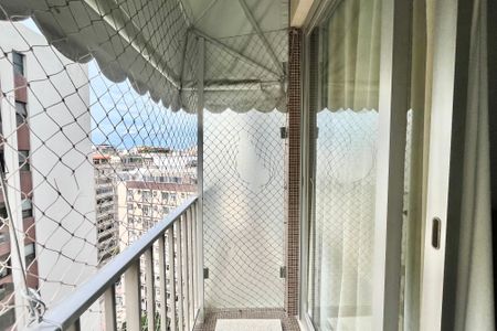 Apartamento à venda com 83m², 3 quartos e 2 vagasVaranda salan