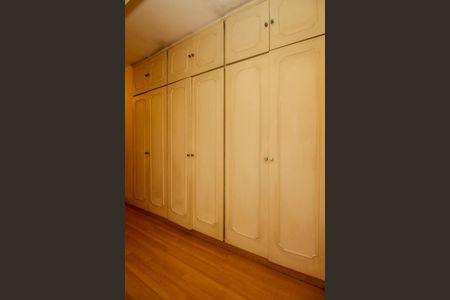 Apartamento à venda com 130m², 3 quartos e 1 vagaRoupeiro