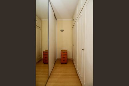 Apartamento à venda com 130m², 3 quartos e 1 vagaCloset da Suíte 3