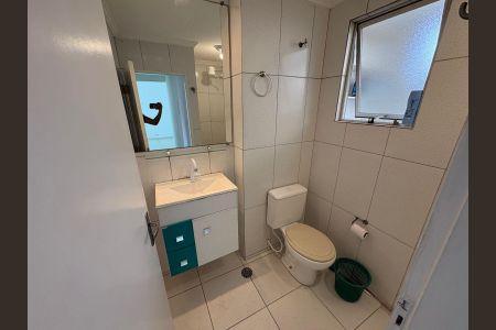Banheiro de apartamento à venda com 2 quartos, 56m² em Jardim Iracema, São Paulo