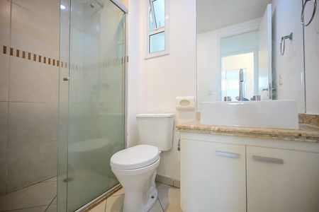 Apartamento para alugar com 69m², 2 quartos e 2 vagasBanheiro