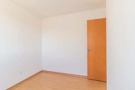 Quarto 1 de apartamento para alugar com 2 quartos, 49m² em Uberaba, Curitiba