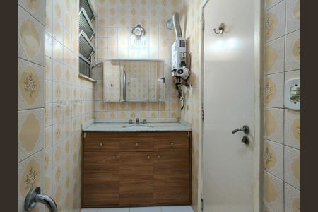 Apartamento à venda com 68m², 2 quartos e 1 vagaBanheiro Corredor