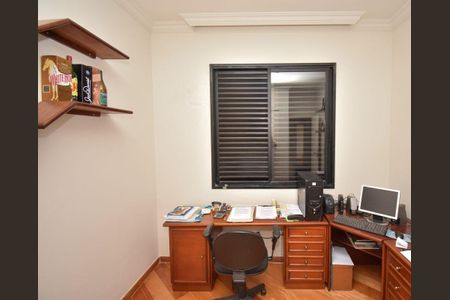 Quarto  de apartamento à venda com 4 quartos, 140m² em Buritis, Belo Horizonte