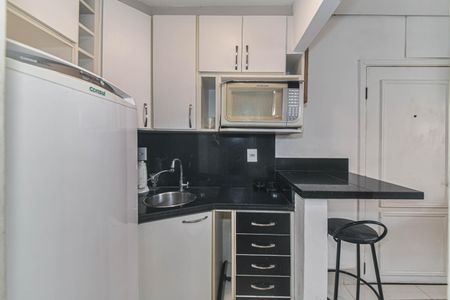 Cozinha de kitnet/studio para alugar com 1 quarto, 14m² em Brooklin, São Paulo