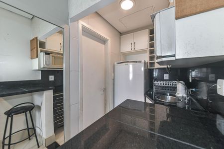 Cozinha de kitnet/studio para alugar com 1 quarto, 14m² em Brooklin, São Paulo