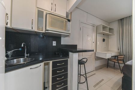 Cozinha de kitnet/studio para alugar com 1 quarto, 14m² em Brooklin, São Paulo