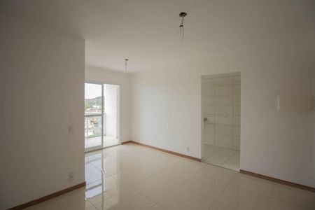 Sala de apartamento para alugar com 3 quartos, 80m² em Mutondo, São Gonçalo