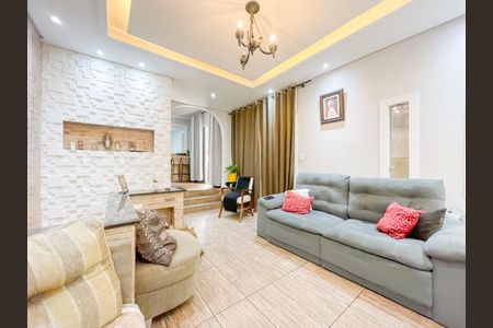 Casa à venda com 125m², 3 quartos e 2 vagasSala