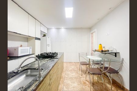 Casa à venda com 125m², 3 quartos e 2 vagasCozinha