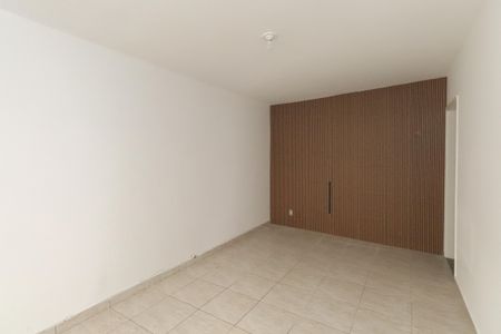Sala de casa à venda com 4 quartos, 200m² em Parque Vitoria, São Paulo