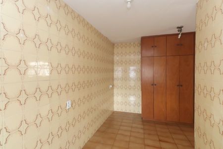 Casa à venda com 200m², 4 quartos e 1 vagaÁrea de Serviço
