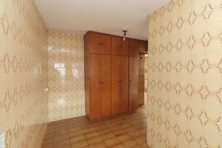 Casa à venda com 200m², 4 quartos e 1 vagaÁrea de Serviço