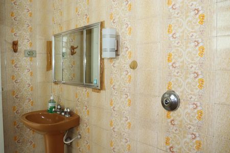 Casa de condomínio à venda com 56m², 2 quartos e sem vagaBanheiro