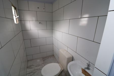 Banheiro de casa para alugar com 1 quarto, 25m² em Vila Bela, São Paulo